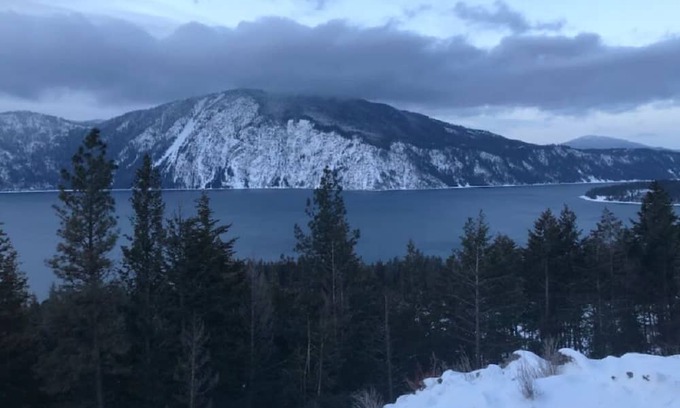 Bayview Maison | Guest House with Grand Views of Pend Oreille Lake and the surrounding Mountains.