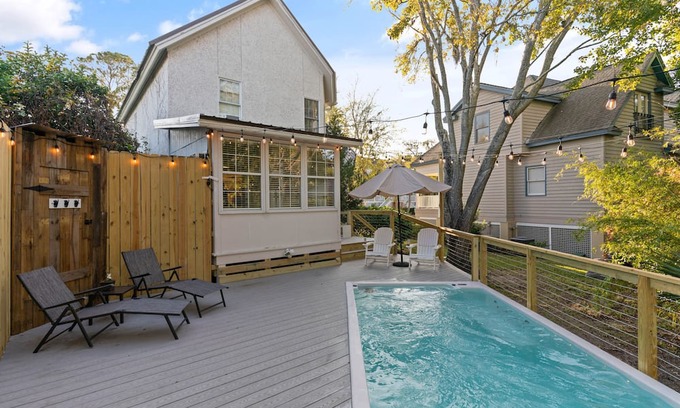 King City Maison | Village Walk - 3 bedrooms, 2 1/2 bathrooms located next to the Village