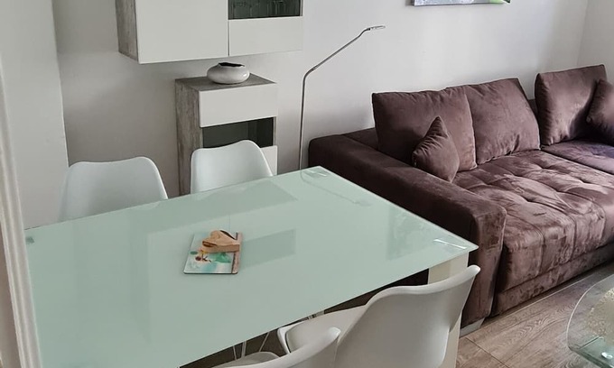 Lehen Appartement | Summer offer!charming Jugendstielappartment, Stuttgart City on Marienplatz