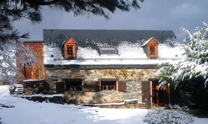 Gouaux-de-Luchon Chalet De Ski | CHARMING CHALET, CLASS 3 *, LARGE GARDEN FENCING 10 MIN FROM LUCHON