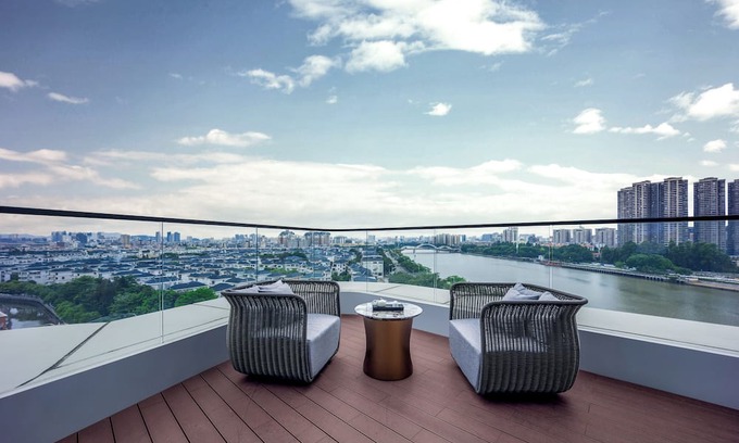 Panyu Hôtel | Guangzhou Elegant International Hotel Panyu Square Metro Station Branch - Free Shuttle Bus to Canton Fair Complex During Canton Fair Period & Free Deliver Service to Guangzhou Baiyun International Airport