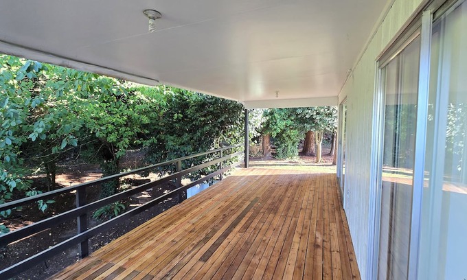 Puyallup Maison | Newly Renovated 2BR /Wifi-Entertainment Included /Near WA State Fair