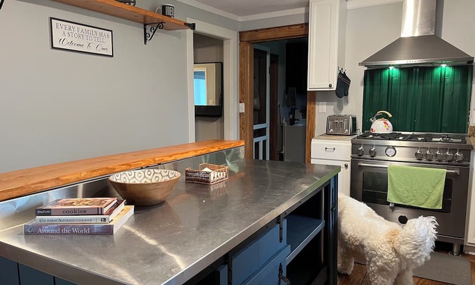 Marysville Autre | The Little Wellness Farm - Charming 3-bedroom farmhouse in lovely Marysville, OH
