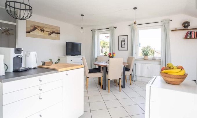 Weststadt Appartement | Apartment 'Conte' with Mountain View, Private Terrace and Wi-Fi