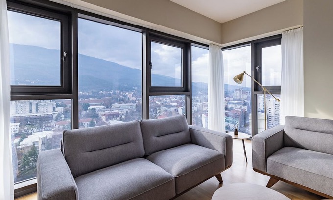 Centar Appartement | Top Floor Presidential Suite - 3 bedroom apartment in Skopje w/free parkingnn