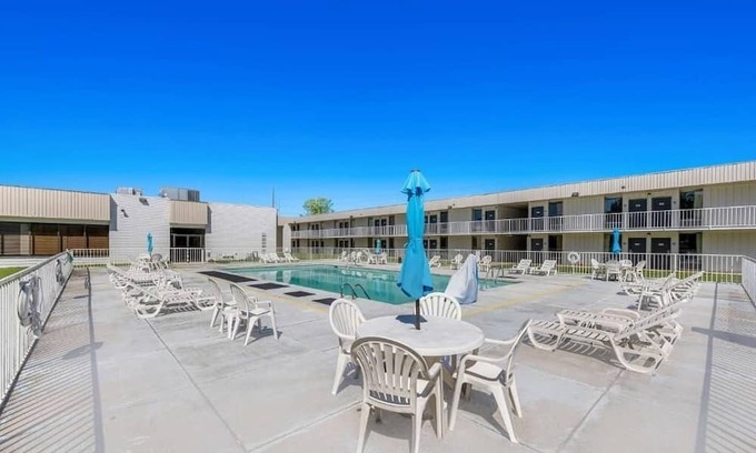 Hamilton Maison | Affordable Stay Complete with Pool and Complimentary Parking