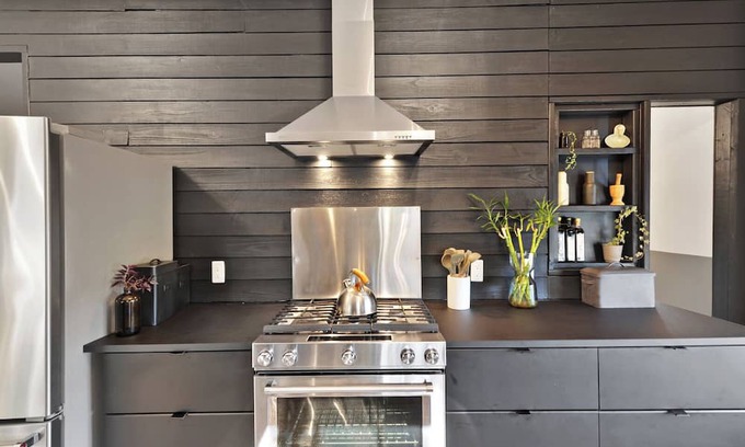 Milton Maison | Tranquil Modern Oasis near local beaches w/gym, office, fire pit. Pet friendly!
