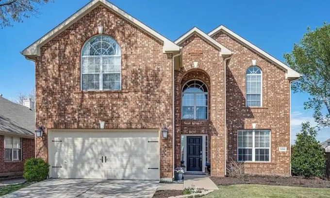 McKinney Maison | Spacious 5BR McKinney home. Great for all occasions! WiFi, AC