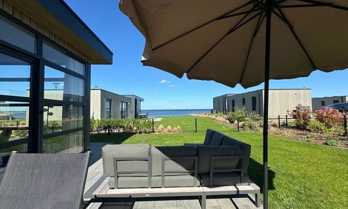 Enkhuizen Chalet De Ski | Chalet in Enkhuizen with Swimming Pool