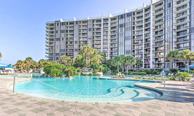 Panama City Beach Copropriété | Pool & Beach Trolley Access: PCB Resort Condo!