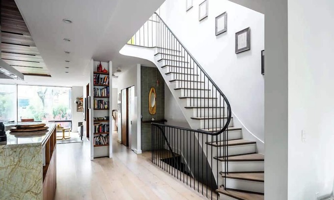 Crown Heights Appartement | Pacific by Rove Travel | Duplex w/Deck & Backyard