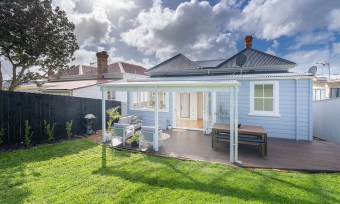 Kingsland Maison | Spacious 4-bedroom house in marvelous Auckland with WiFi, AC