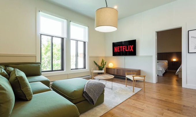 Hochelaga Appartement | HOMA-Comfort&Style-1BR-Spacious-Natural Light-FeelHome-A/C-SelfCheckIn-Metro