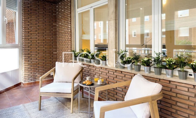 Trafalgar Appartement | CLARAVAL: Apartment + Office Room in Chamberí