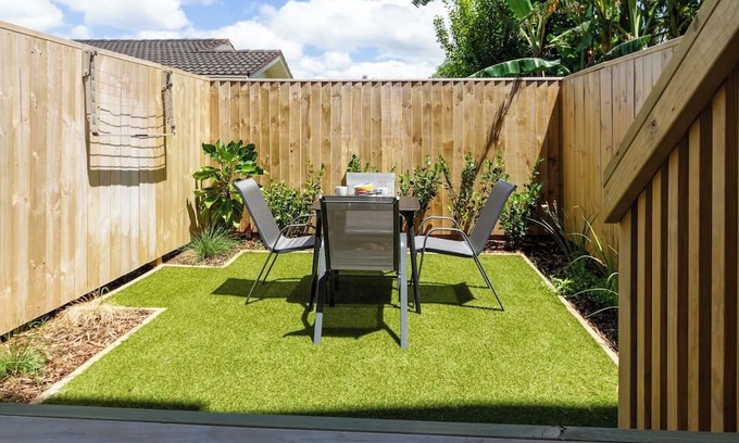 Henderson Maison | Conveniently Located 2BR Townhouse in West AKL