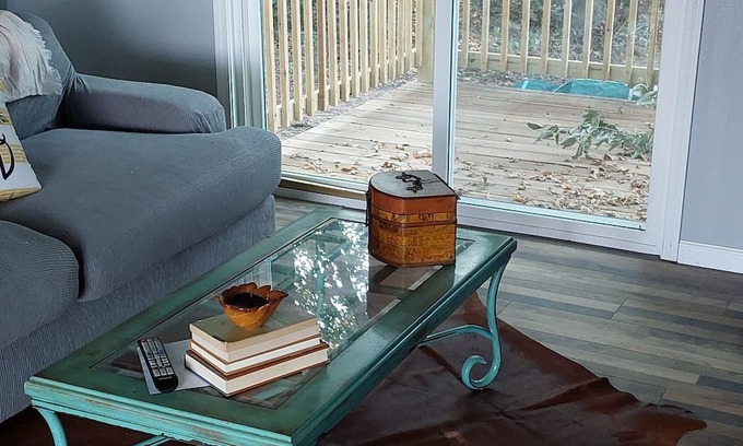 Bison Cabine | Cozy cabin in small town Crescent with WiFi