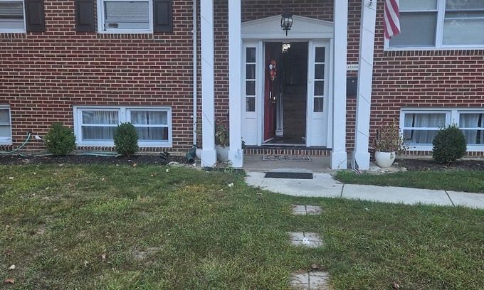 Lindenwold Maison | Charming bedroom with WiFi and AC in Somerdale next to transportation to Philly