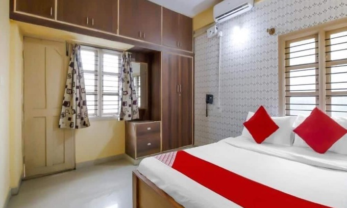 Yelahanka Maison | Spacious Bedroom hotel with AC and Free Wi-Fi in vibrant Bengaluru