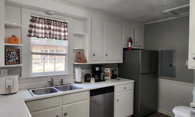 Moultrie Maison | Charming 3-bedroom house in historic southwest Georgia!