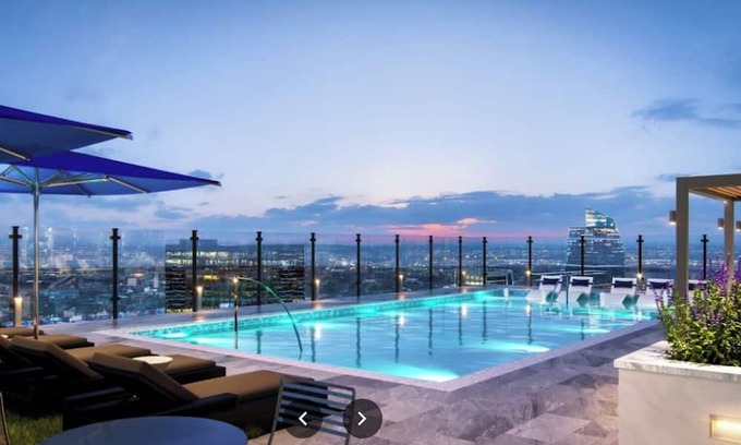 Civic District Copropriété | Downtown Penthouse - 3bed 4bath in the Heart of the Action