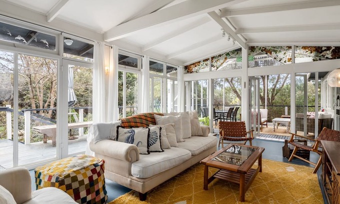 St Leonards Maison | Seaside Sanctuary - Beautiful family home located right next to the beach.