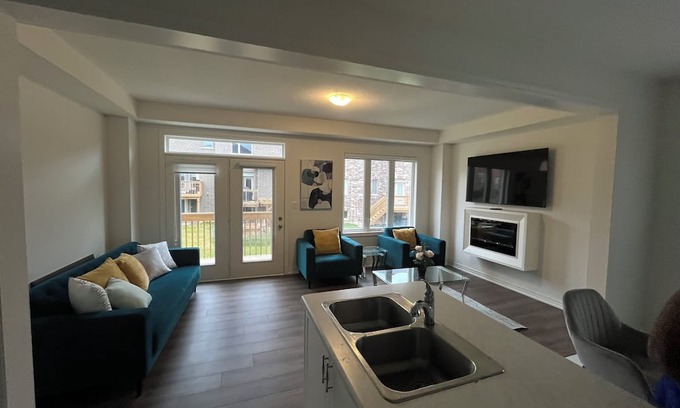 Watertown Appartement | Stunning, BRAND NEW 4BDR Home in Waterdown