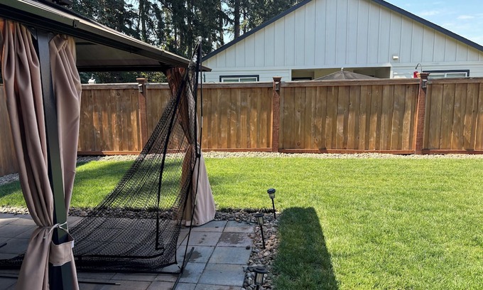 Thurston Maison | 4-bedroom house in quietSpringfield with AC, WiFi, and more. 15 mins to Autzen