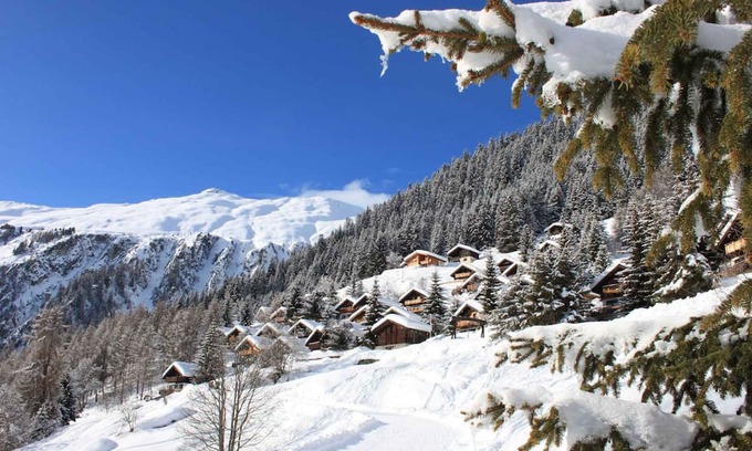 Blatten bei Naters Chalet De Ski | Chalet with balcony and heating