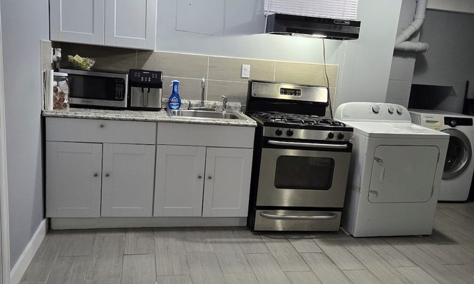 Leisure Village West-Pine Lake Park Appartement | Charming 2-bedroom apartment with AC, WiFi in fantastic Toms River