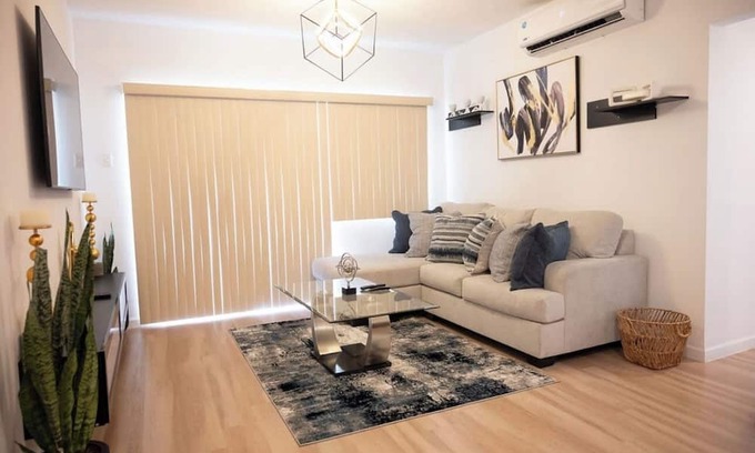 San Juan-Laventille Appartement | 10 minutes from Maracas Bay /Gated 3BD Apartment with Pool and Gym…