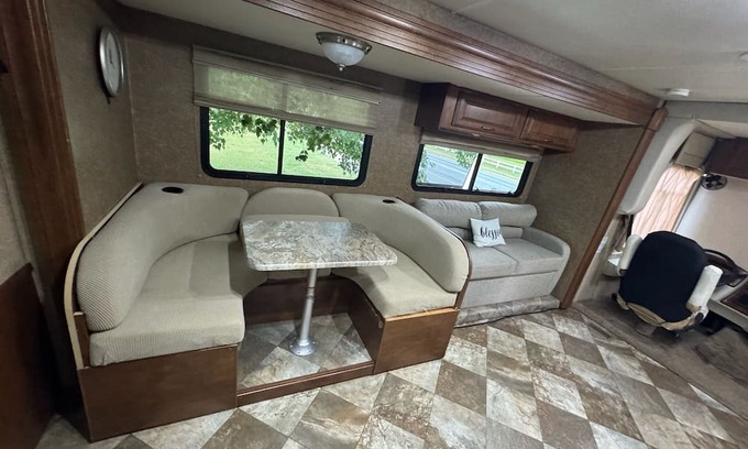 Woodbine Maison | Camper/RV in Woodbine, NJ