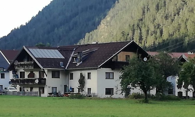Bichlbach Appartement | This spacious vacation home is perfect for large families, groups of friends