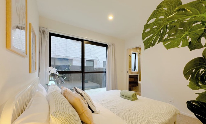 Mount Wellington Lit Et Petit-Déjeuner | One-Bedroom En Suite in Sylvia Park