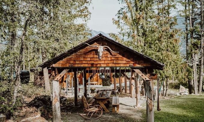 Kaslo Station Balnéaire | The Sentinel – Your Destination for Soul Relaxation, Steps From Kootenay Lake!