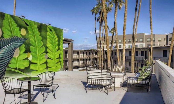 Tempe Appartement | Recently renovated apartment is just a 5-minute walk to Arizona State University's main campus