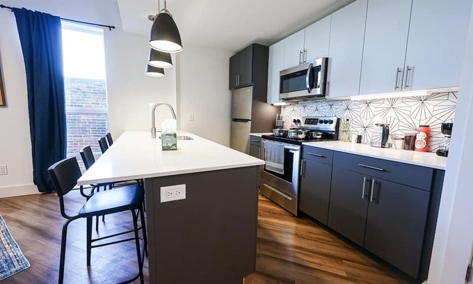 Brewerytown Appartement | Imagine a stylish escape in Glenwood, the epitome of urban luxury
