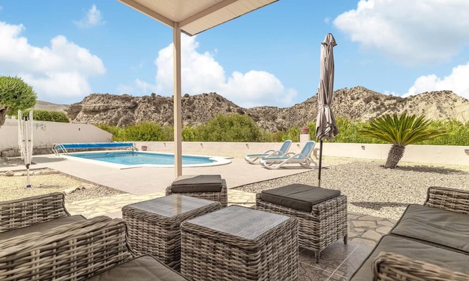 Arboleas Maison | Spend an unforgettable holiday in this beautiful holiday home with pool and great panoramic views.
