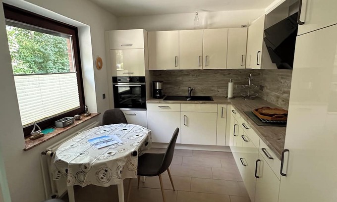 Oeversee Appartement | Gemütliche Ferienwohnung in Haushälfte Nähe Flensburg