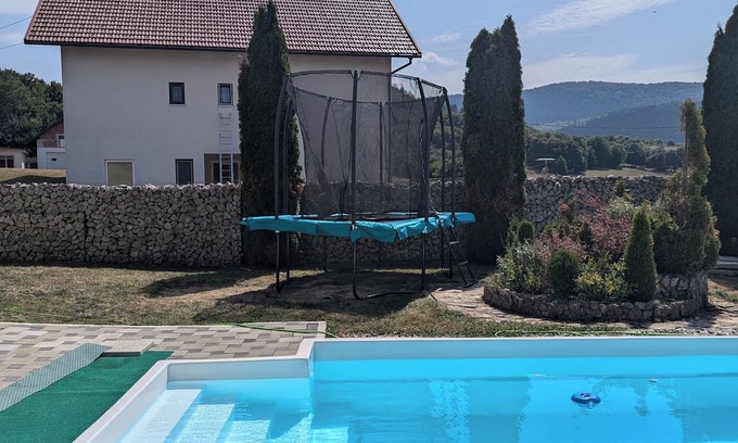 Brinje Appartement | Vacation apartment Luna with pool. and dogs welcome