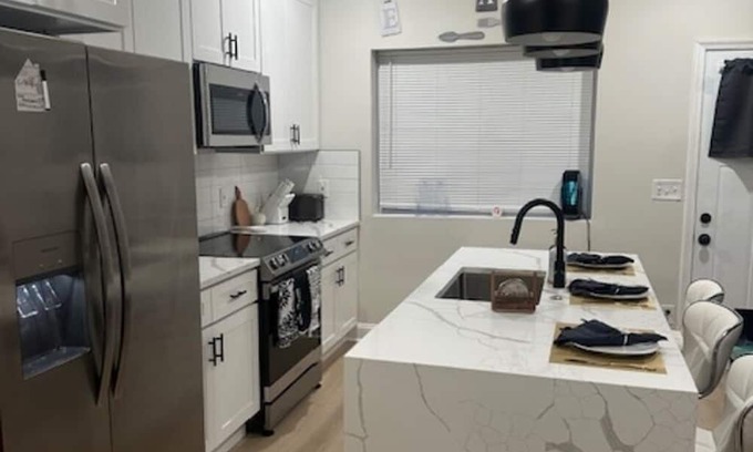 Downtown Baltimore Maison | Charming 4-bedroom townhome with AC and WiFi in Baltimore