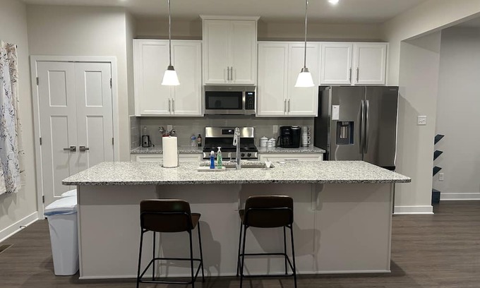 Gibsonia Maison | Newly built 3-bedroom townhome with comfort and style