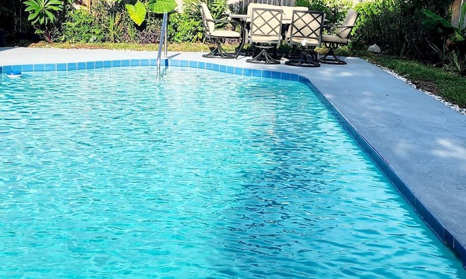 Northwest Orlando Maison | Spacious home with extra large pool, water falls and centraly located.nn