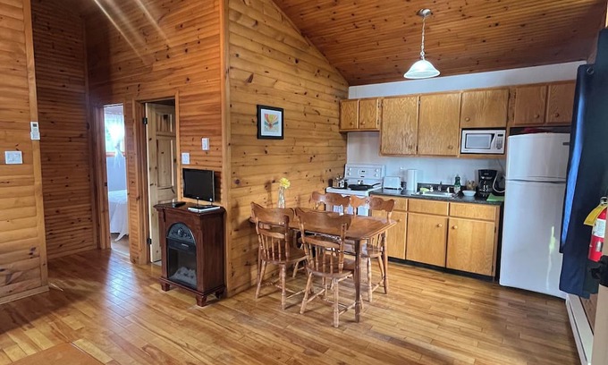 Sandringham Cabine | Adaline's Cottage at Sandringham