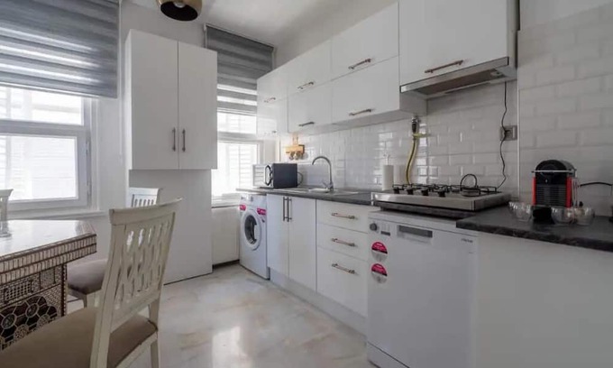 Adalar Appartement | Luxury palace house 2+1, Magnificent sea view