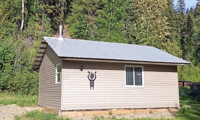 Likely Cabine | Cozy cabin at Cedar Creek , Likely BC