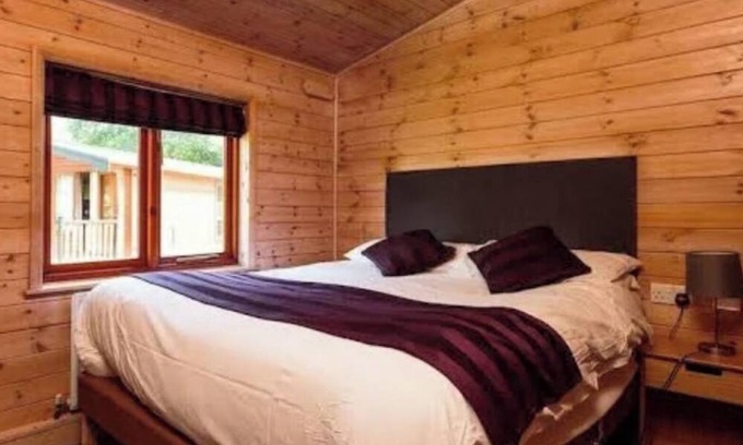 Innisfree Cabine | Deer Lodge is waiting for you! Enjoy natural beauty in an amazing backdrop.