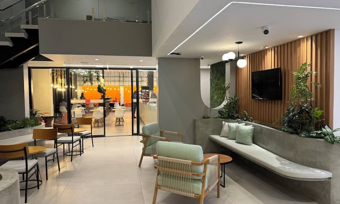 Agua Verde Appartement | Complete studio in Batel, Wi-Fi, kitchen and dining/work table