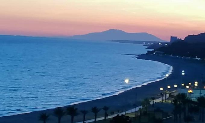L'Hospitalet de l'Infant Appartement | Apartamento con Terraza, Vistas Playa y Montaña