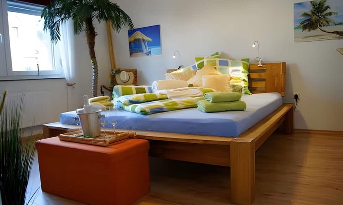 Hagenburg Appartement | Apartment 'Ferienwohnung Frangipani' with Balcony and Wi-Fi