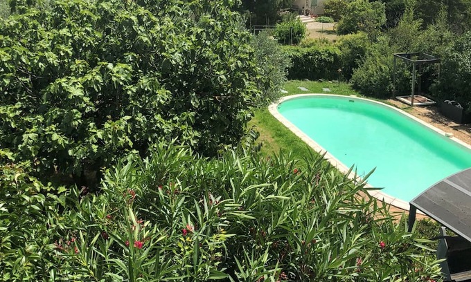 Saint-Mamert-du-Gard Maison | Grande Maison vue sur la Garrigue